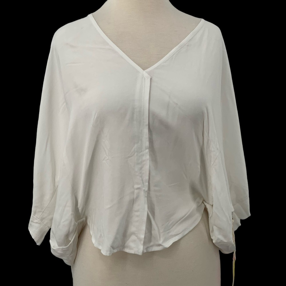 NWT Forever 21 Contemporary 3/4 Sleeve Flowy Pullover V-Neck Top White Size XS‎